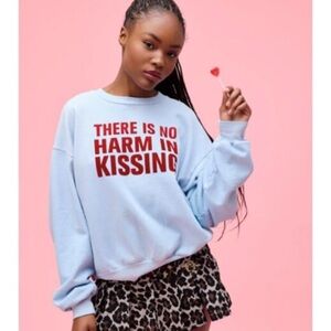 Daydreamer Sweatshirt NWT No harm in kissing crewneck